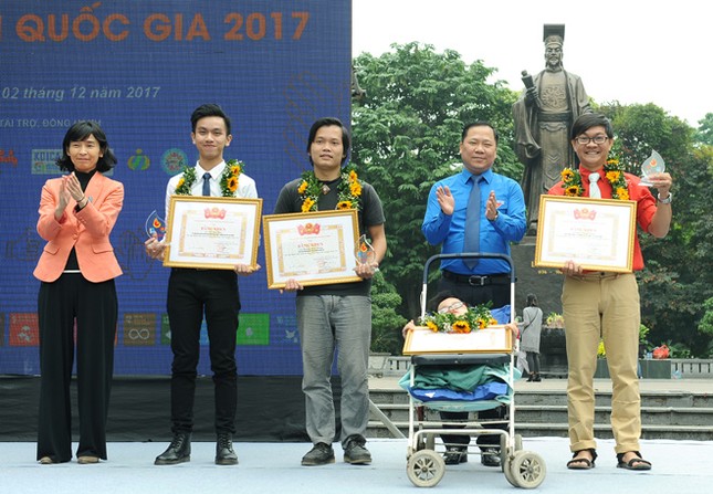 Vinh danh 15 tập thể, cá nhân tình nguyện vì cộng đồng ảnh 1