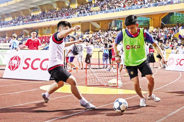 V-League, đường đến với tiền đạo thứ 12 ảnh 2
