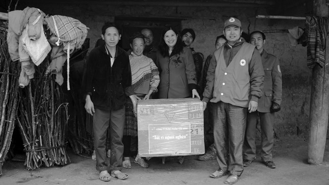 Tâm Bình mang Tết ấm về vùng cao ảnh 1