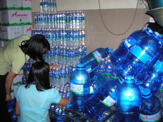 Kinh hoàng công nghệ nước đóng bình ảnh 2