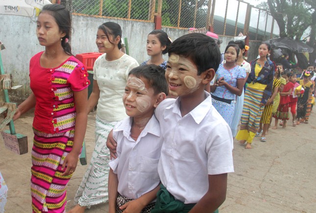 Myanmar ký sự: Những chuyện nhặt ảnh 1