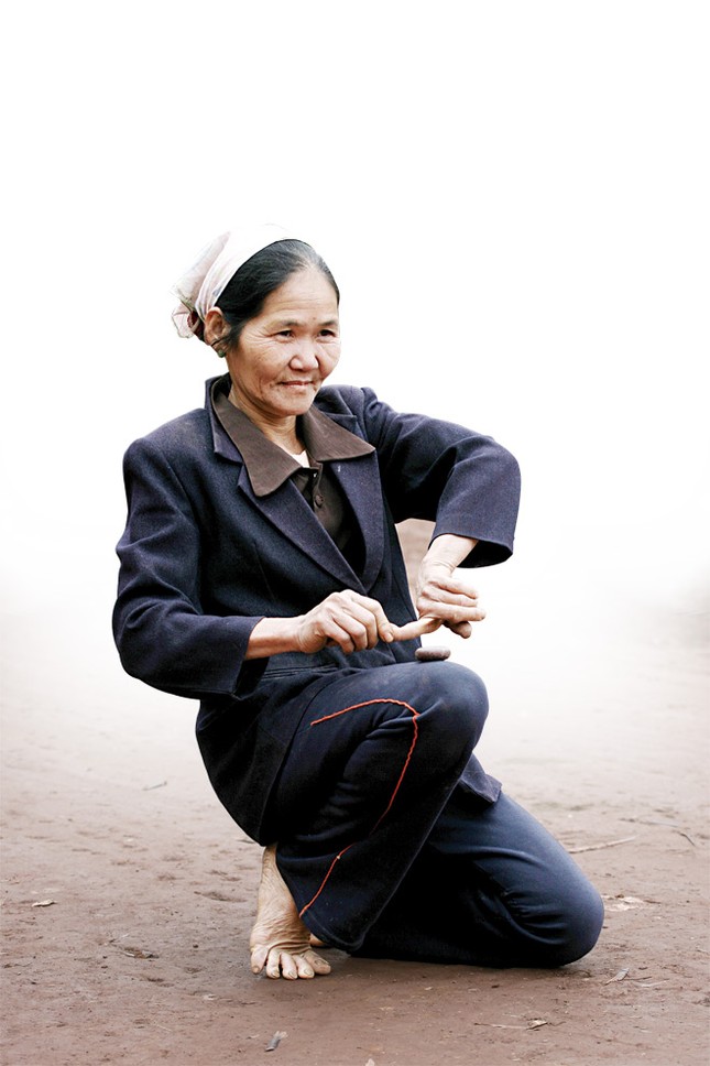 Phụ nữ Mường đánh mảng ngày xuân ảnh 7