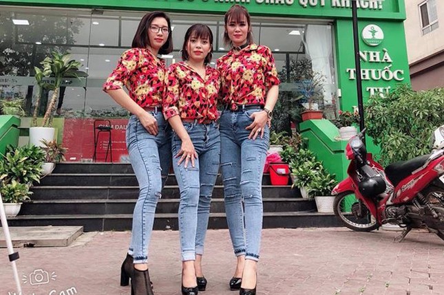 Xôn xao nhóm cô gái trẻ bán xôi kèm 'quẩy' ảnh 2