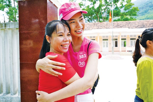 Hành trình của nụ cười và nước mắt ảnh 6