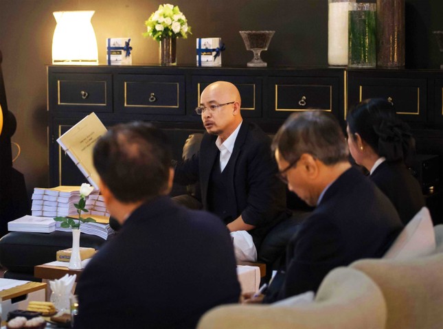 Ông Đặng Lê Nguyên Vũ bất ngờ gặp gỡ báo chí sau 5 năm 'tịnh khẩu' ảnh 3