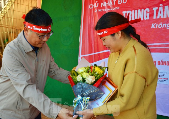30 dân tộc anh em cổ vũ Chủ nhật Đỏ ở Krông Năng ảnh 14