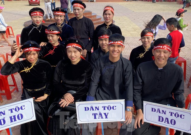 30 dân tộc anh em cổ vũ Chủ nhật Đỏ ở Krông Năng ảnh 4