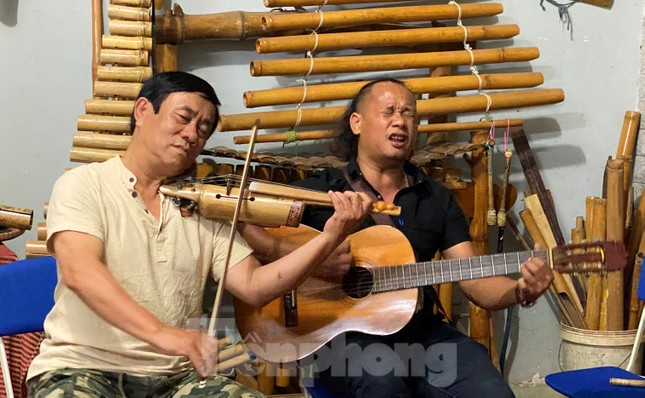 Độc lạ Violin tre và đàn Mõ bò ảnh 6