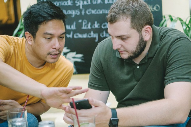 Những người 'đi thật xa để trở về' ảnh 2