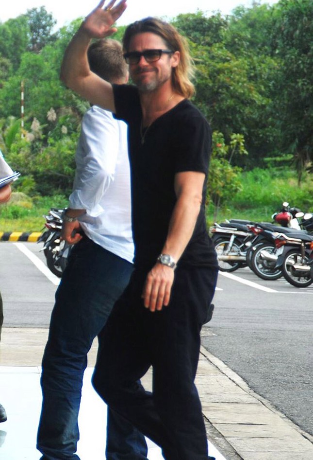 Chuyện paparazzi săn ảnh Brad Pitt - Angelina Jolie đến Việt Nam ảnh 2