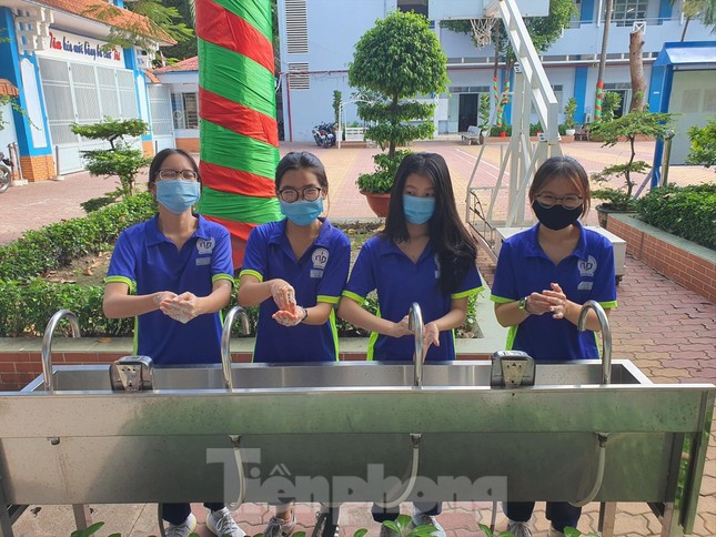 TPHCM: 1,7 triệu học sinh vừa học vừa phòng dịch ảnh 2
