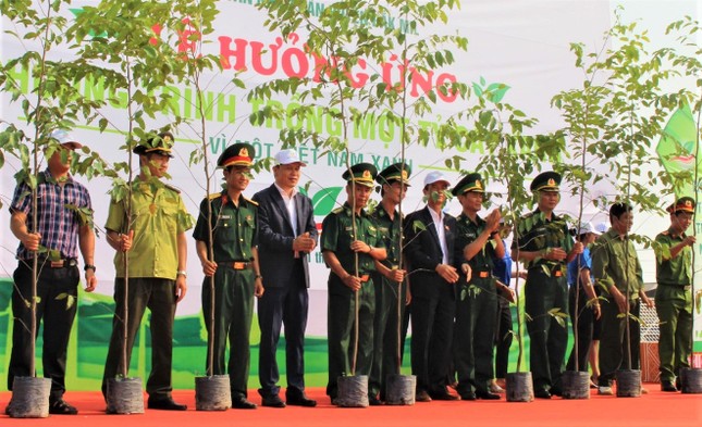 Mỗi đoàn viên trồng mới 1 cây xanh, nêu cao tinh thần tố giác phá rừng ảnh 2