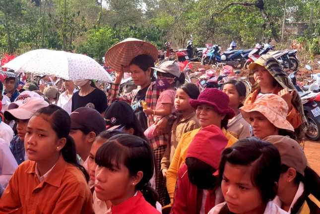 Hoa hậu H’ Hen Niê tham gia Hành trình sống trách nhiệm ảnh 2