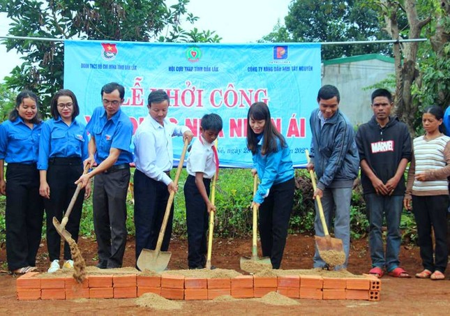 Tuổi trẻ Đắk Lắk mang niềm vui về buôn làng ảnh 3