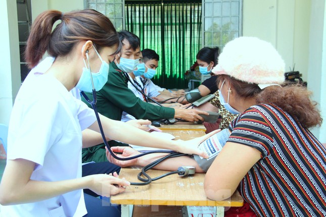 Nhiều hoạt động thiết thực trong tháng Ba biên giới ảnh 2