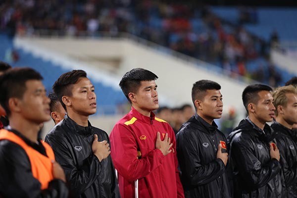 Lục Xuân Hưng chống nạng, bật khóc vì tan mộng Asian Cup 2019 ảnh 2