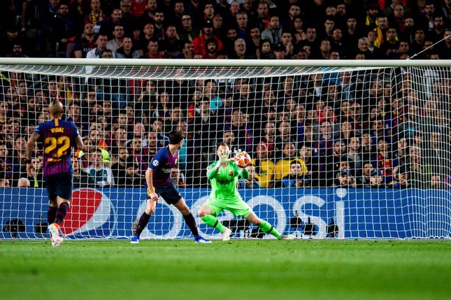 Messi lập cú đúp, Barcelona đặt một chân vào chung kết ảnh 25