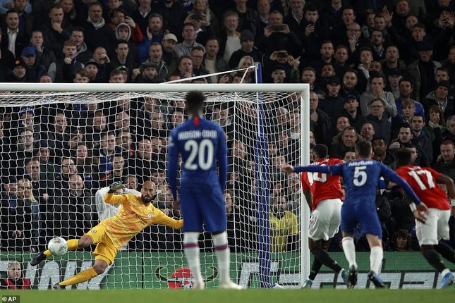 Rashford lập siêu phẩm, M.U hạ Chelsea ngay tại Stamford Bridge ảnh 1