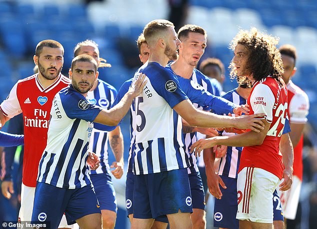 Bóp cổ đối thủ, sao Arsenal nguy cơ dính án phạt nặng ảnh 1