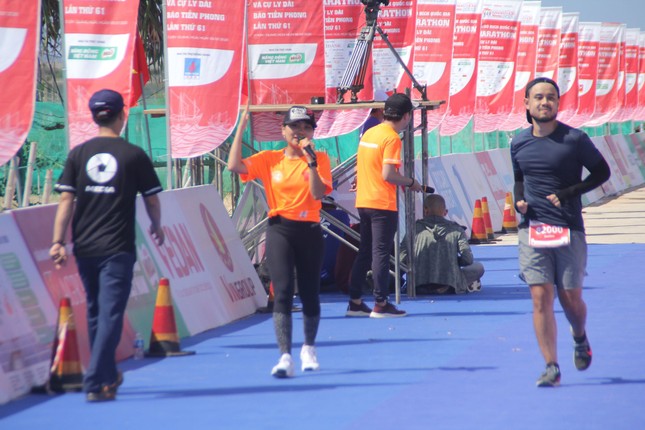 Tiền Phong Marathon 2020: Những ngôi vô địch xứng đáng ảnh 85