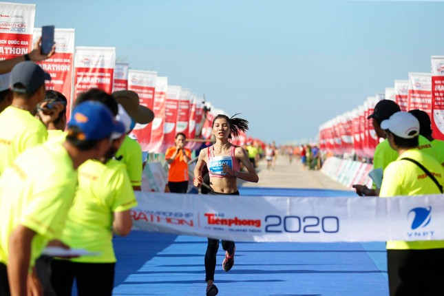 Tiền Phong Marathon 2020: Những ngôi vô địch xứng đáng ảnh 53