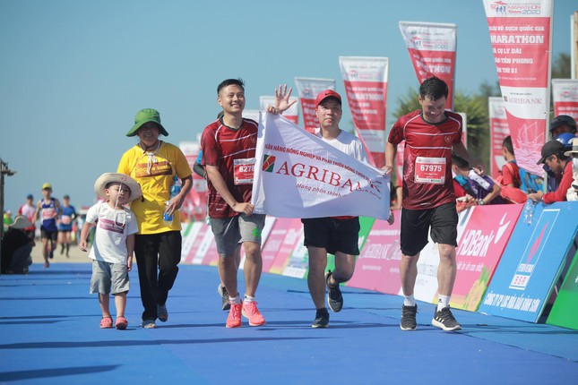 Tiền Phong Marathon 2020: Những ngôi vô địch xứng đáng ảnh 82