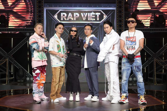 ‘Rap Việt’ soán ngôi vương ‘Người Ấy Là Ai’, dễ dàng hạ bệ ‘King Of Rap’ nhờ có Trấn Thành ảnh 1