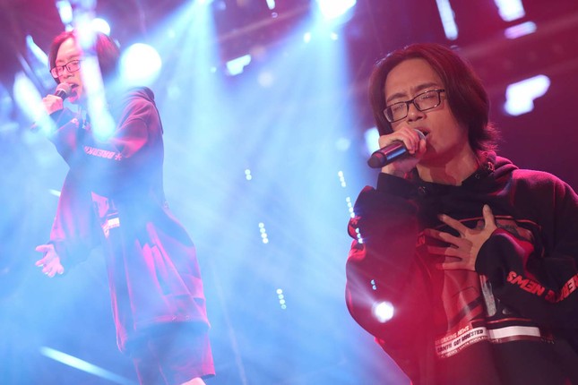 ‘Rap Việt’ soán ngôi vương ‘Người Ấy Là Ai’, dễ dàng hạ bệ ‘King Of Rap’ nhờ có Trấn Thành ảnh 3