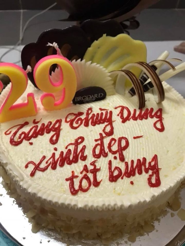 HH Phương Nga vui vẻ cùng tri kỷ đón tuổi mới dù bị phục hồi điều tra ảnh 2