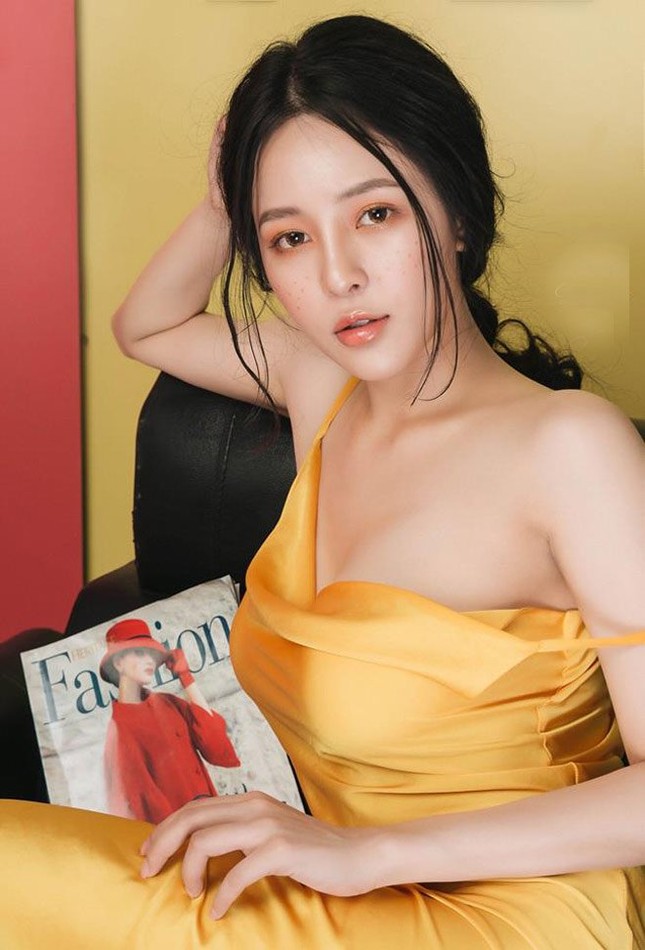 Hot girl 'Nóng cùng World Cup' bất ngờ hẹn hò game thủ Pew Pew ảnh 2