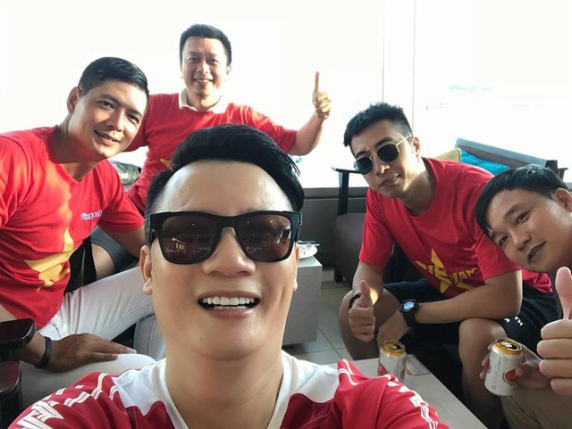 Hoàng Bách, Bình Minh đã ở Indonesia cổ vũ Olympic Việt Nam ảnh 1