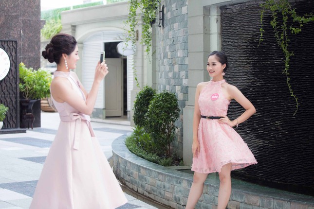 Thí sinh HHVN 'mê mẩn' không gian sân vườn của Léman Luxury Apartments ảnh 4