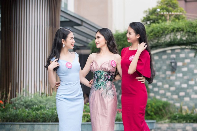 Thí sinh HHVN 'mê mẩn' không gian sân vườn của Léman Luxury Apartments ảnh 2