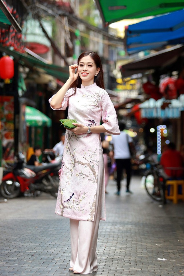 Choáng với khả năng tiếng Anh của Á hậu Phương Nga tại Miss Grand ảnh 2