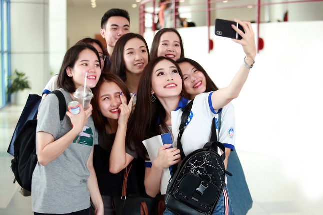 Choáng với khả năng tiếng Anh của Á hậu Phương Nga tại Miss Grand ảnh 5