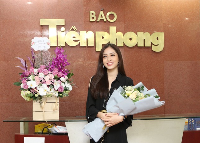 Á hậu Phương Nga đẹp mong manh 'gây xao xuyến' ảnh 1