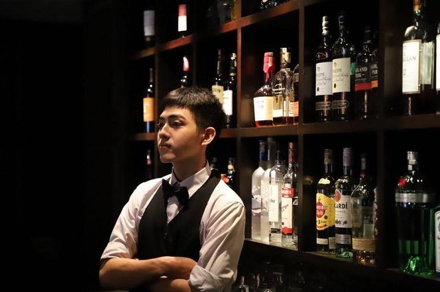'Hot boy bàn bên' ĐH Tôn Đức Thắng khiến dân mạng rần rần tìm kiếm ảnh 6