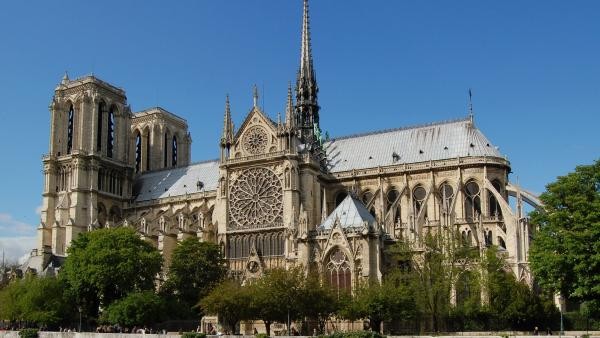'Nhìn ngọn lửa cháy đùng đùng...không tin nổi Nhà thờ Đức Bà Paris bị cháy' ảnh 6