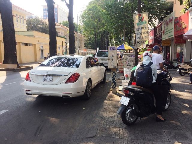 Kiếm bạc triệu mỗi ngày nhờ bán dừa mùa nắng nóng ảnh 3