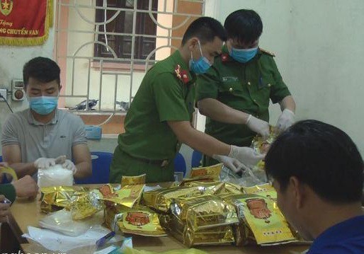 Ba vụ bắt giữ gần 2 tấn ma túy trong loa thùng có 'mối liên hệ' nào với nhau? ảnh 3