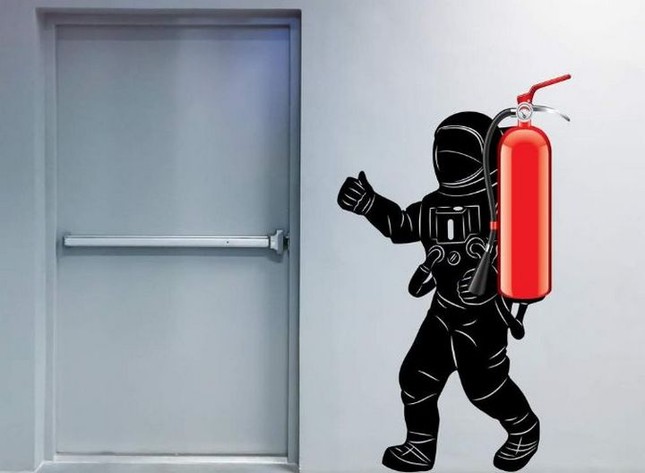 Phát minh dập lửa 'cực dị': Hút lửa vào bình chữa cháy ảnh 1