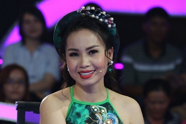 Showbiz 22/6: Bất ngờ với nghề nghiệp của vợ MC Lại Văn Sâm ảnh 6