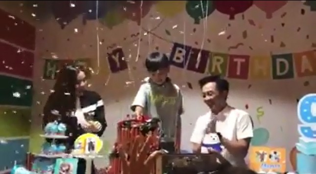 Showbiz 22/6: Bất ngờ với nghề nghiệp của vợ MC Lại Văn Sâm ảnh 5