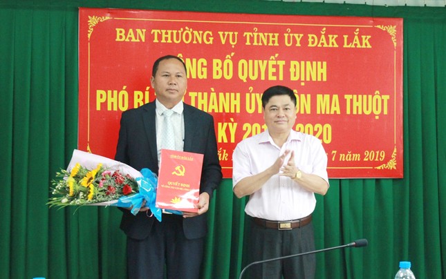 Kiện toàn nhân sự 10 địa phương ảnh 9