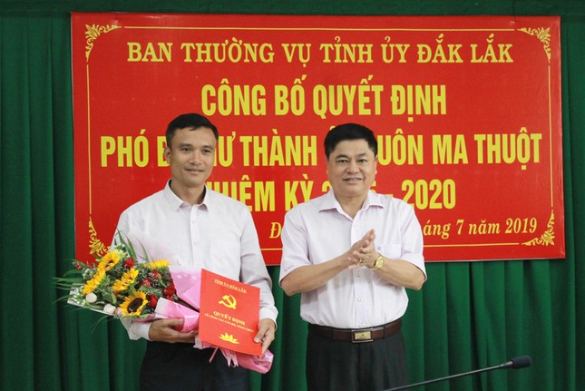 Kiện toàn nhân sự 10 địa phương ảnh 10