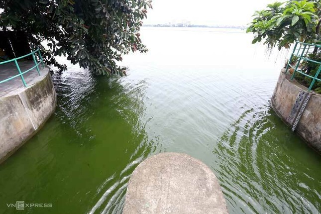 Hà Nội mở cửa xả Hồ Tây dẫn nước vào sông Tô Lịch ảnh 1