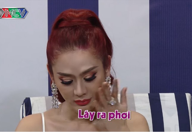 Lâm Khánh Chi khóc nức khi nghe số phận đầy nước mắt của 'cô đào' đoàn hát lô tô ảnh 3