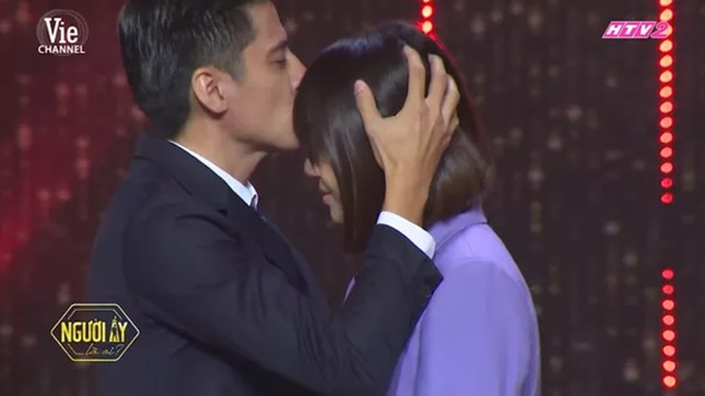 Trấn Thành bật khóc vì chuyện cầu hôn của mình được nhắc lại trên truyền hình ảnh 4