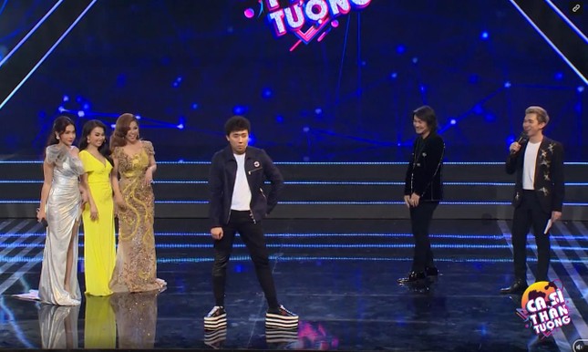 Trấn Thành gặp 'sự cố' trên sân khấu khiến khán giả ôm bụng cười ảnh 3