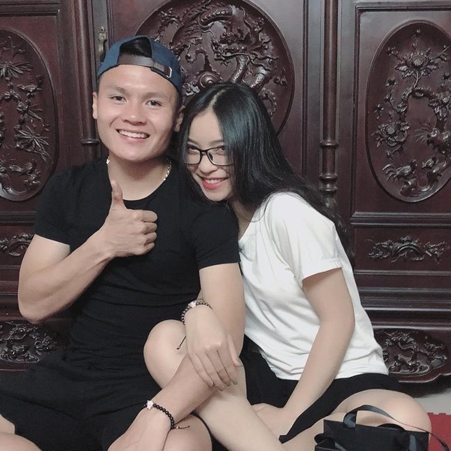 Giữa ồn ào tình cảm, Quang Hải đăng trạng thái buồn, Nhật Lê mặc áo cưới ảnh 5